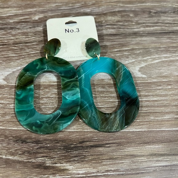 NWT STATEMENT EARRINGS - Picture 4 of 4